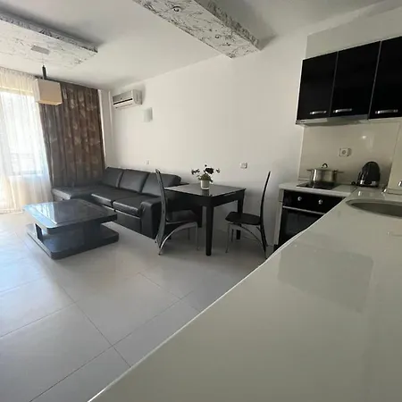 Rich-1 Sp Апартамент Равда